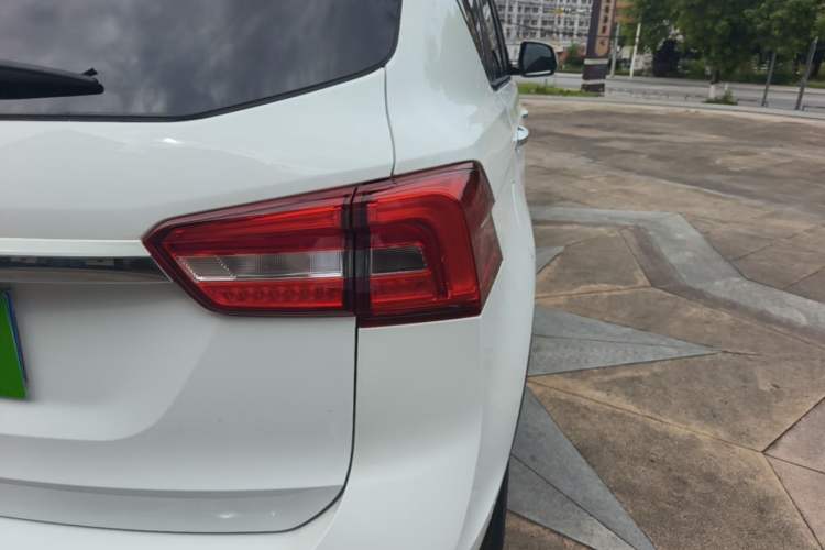 Used FORTHING Joyear X5 2017 Jingxiang Series 1.5T CVT Luxury Model Right Rear Taillight