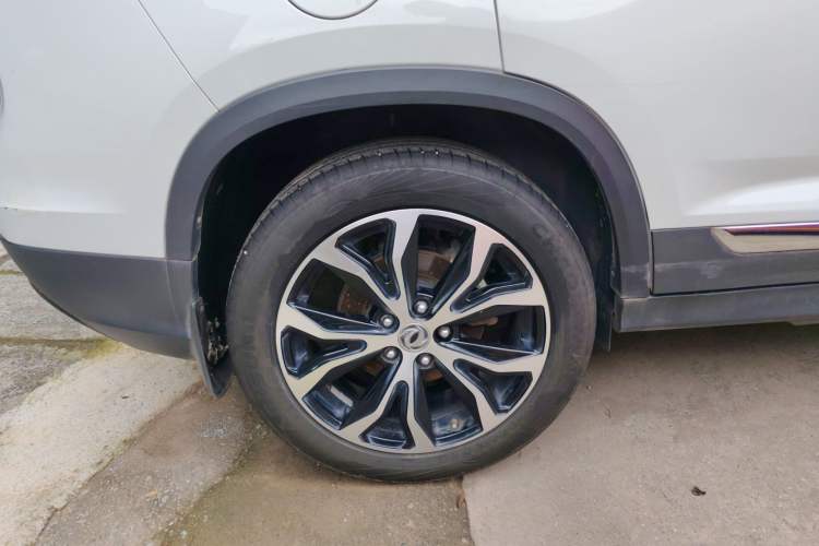 Used FORTHING Joyear X5 2017 Jingxiang Series 1.5T CVT Luxury Model Right Rear Wheel Hub