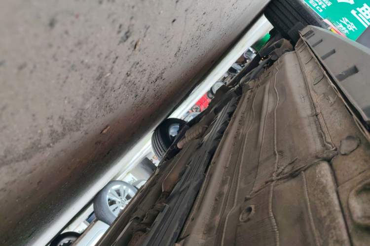 Used FORTHING Joyear X5 2017 Jingxiang Series 1.5T CVT Luxury Model Right Side Sill