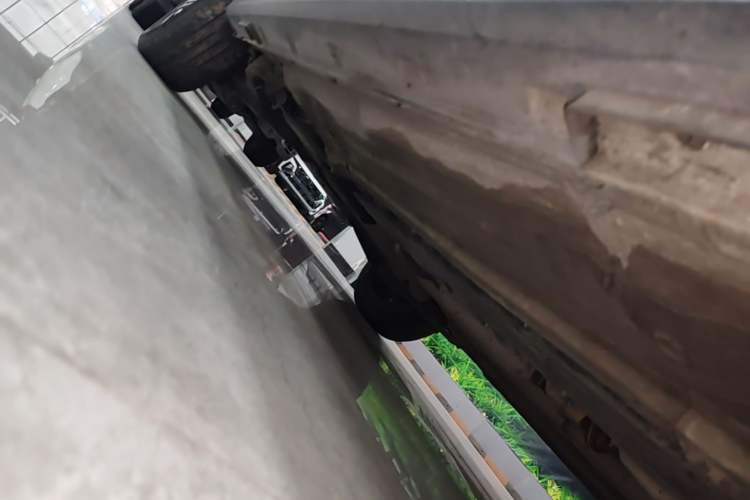 Used FORTHING Joyear X5 2017 1.6L CVT Luxury Model Right Side Sill