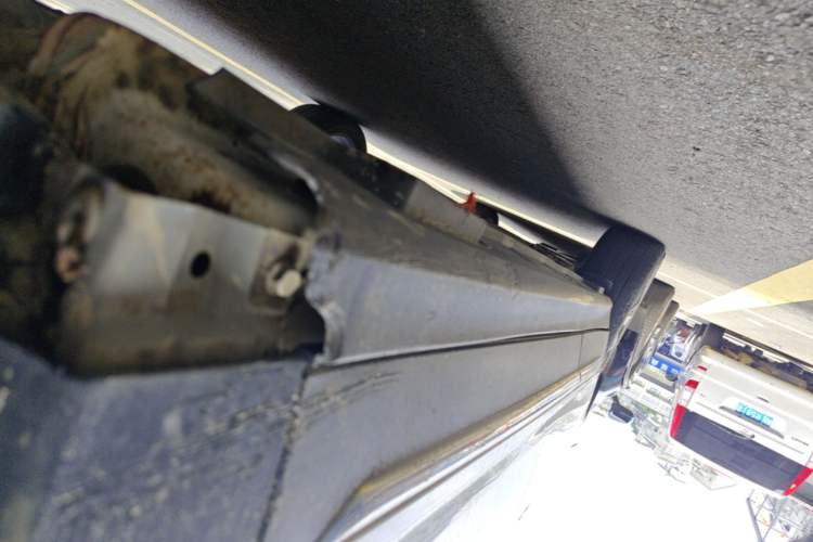 Used FORTHING Joyear X5 2017 Jingxiang Series 1.5T CVT Luxury Model Right Side Sill