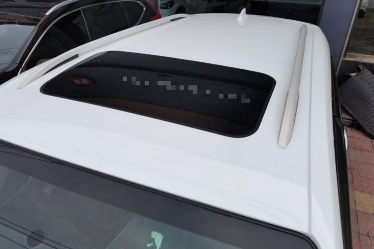 Used FORTHING Joyear X5 2017 Enjoy Series 1.6L CVT Luxury Model Roof
