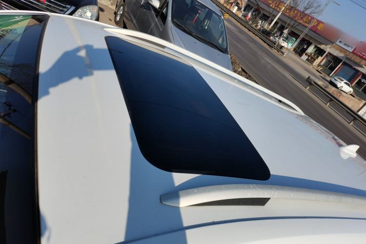 Used FORTHING Joyear X5 2017 Enjoy Series 1.6L CVT Luxury Model Roof