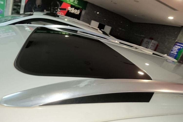 Used FORTHING Joyear X5 2017 1.6L Manual Luxury Model Roof