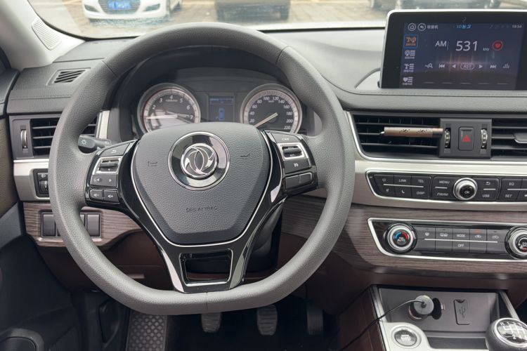 Used FORTHING Joyear X5 2017 Jingxiang Series 1.5T Manual Luxury Model Steering Wheel