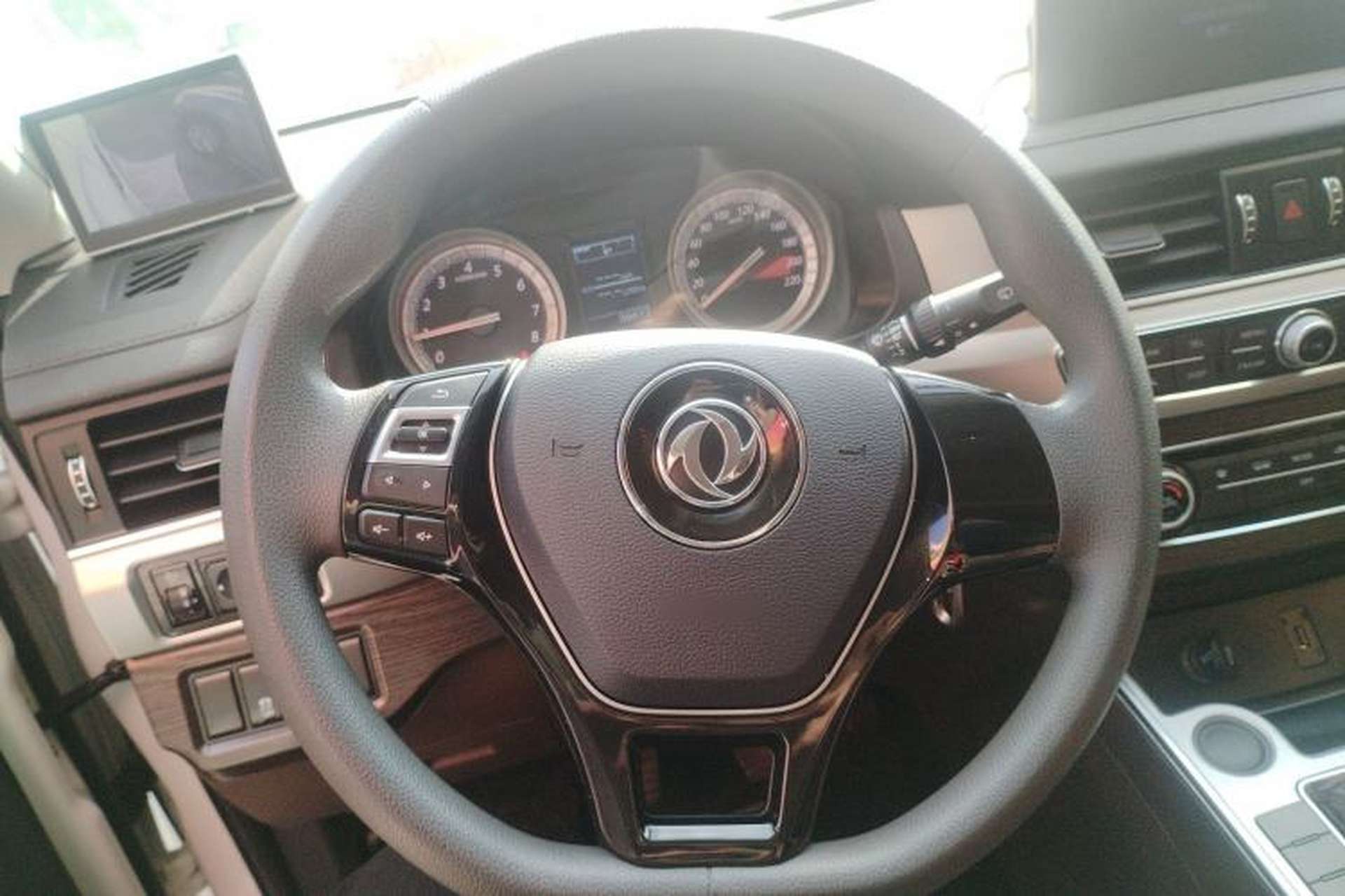 Used FORTHING Joyear X5 2017 1.6L Manual Luxury Model Steering Wheel