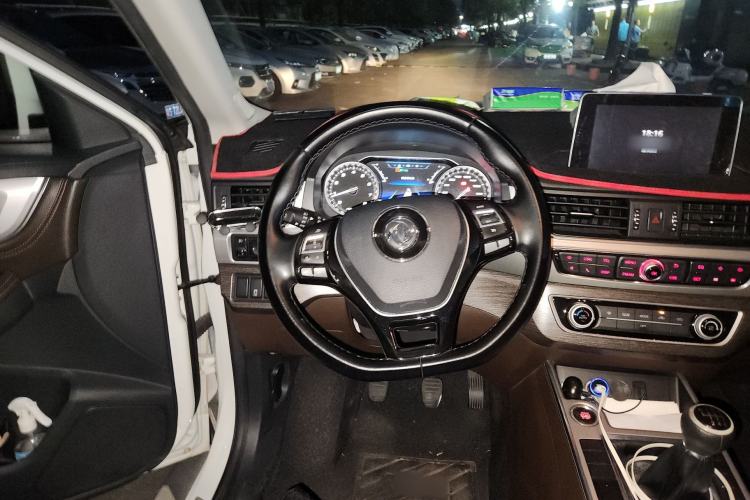 Used FORTHING Joyear X5 2017 Jingxiang Series 1.5T Manual Luxury Model Steering Wheel