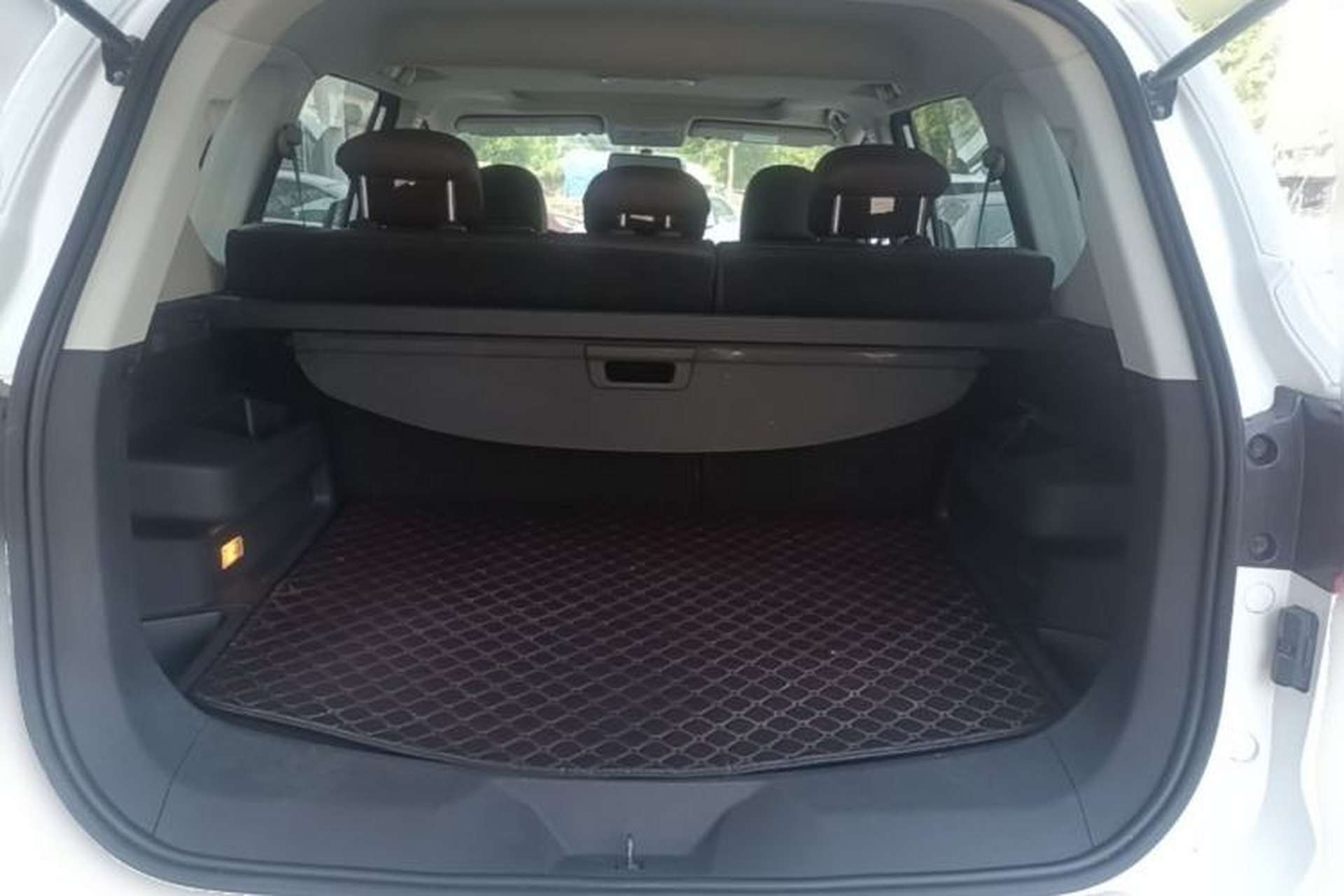 Used FORTHING Joyear X5 2017 1.6L CVT Luxury Model Trunk