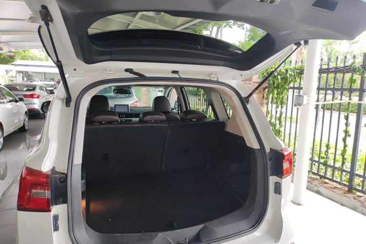 Used FORTHING Joyear X5 2017 Jingxiang Series 1.5T Manual Luxury Model Trunk