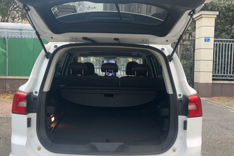 Used FORTHING Joyear X5 2017 1.6L CVT Luxury Model Trunk