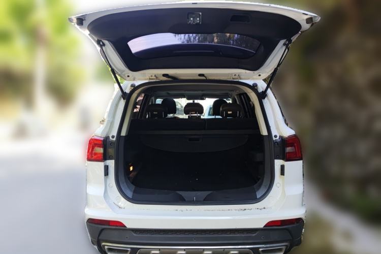 Used FORTHING Joyear X5 2017 Enjoy Series 1.6L CVT Comfort Model Trunk
