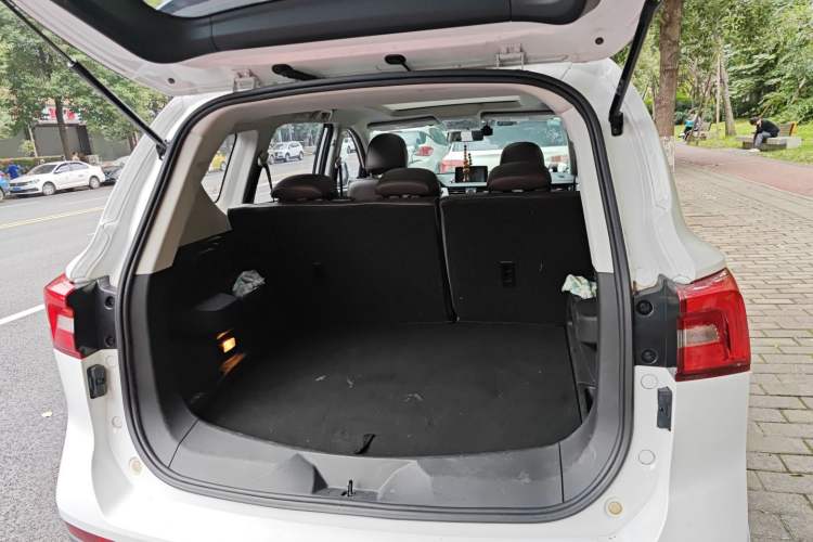 Used FORTHING Joyear X5 2017 Jingxiang Series 1.5T Manual Luxury Model Trunk
