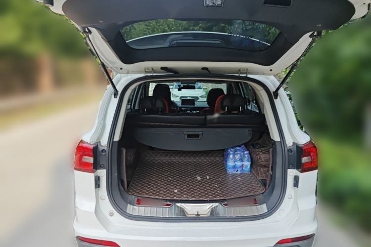Used FORTHING Joyear X5 2017 Enjoy Series 1.6L CVT Luxury Model Trunk