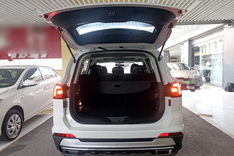 Used FORTHING Joyear X5 2017 1.6L Manual Luxury Model Trunk