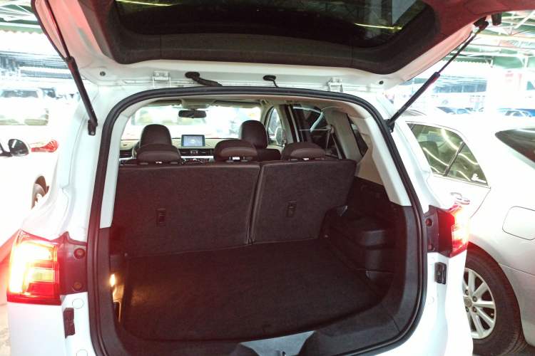 Used FORTHING Joyear X5 2017 Jingxiang Series 1.5T CVT Luxury Model Trunk