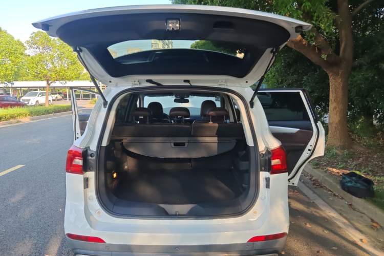 Used FORTHING Joyear X5 2017 Jingxiang Series 1.5T CVT Luxury Model Trunk
