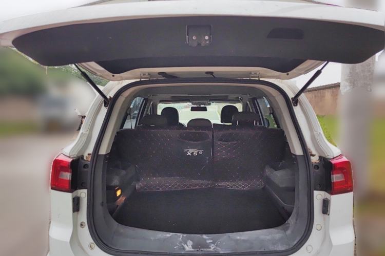 Used FORTHING Joyear X5 2017 1.6L CVT Luxury Model Trunk