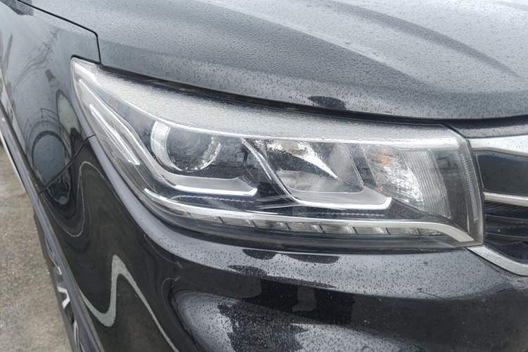 Used FORTHING Joyear X5 2018 Enjoy Series 1.6L CVT Connected Model Right Front Headlight