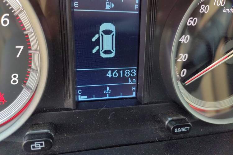 Used FORTHING Joyear X5 2018 Enjoy Series 1.6L Manual Enjoy Model Odometer Close Up