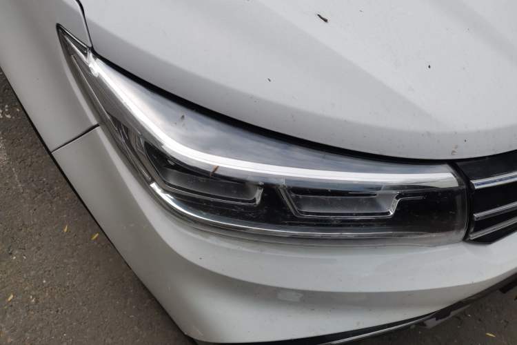 Used FORTHING Joyear X5 2018 Enjoy Series 1.6L Manual Enjoy Model Right Front Headlight