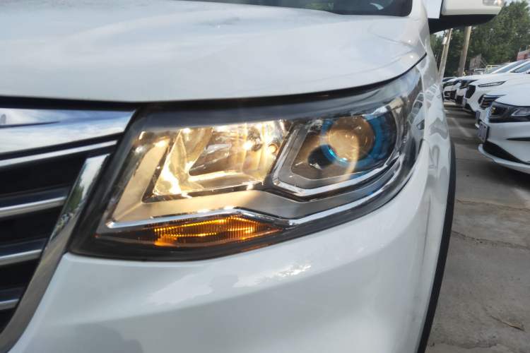 Used FORTHING Joyear X6 2017 Enjoy Series 1.5T CVT Luxury Model Left Front Headlight