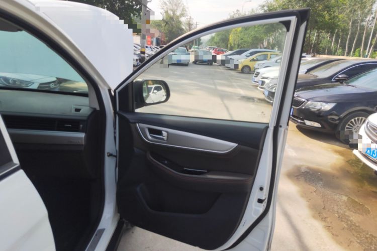 Used FORTHING Joyear X6 2017 Enjoy Series 1.5T CVT Luxury Model Right Front Door Interior