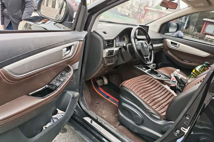 Used FORTHING Joyear X6 2017 Enjoy Series 1.5T CVT Luxury Model Driver Seat