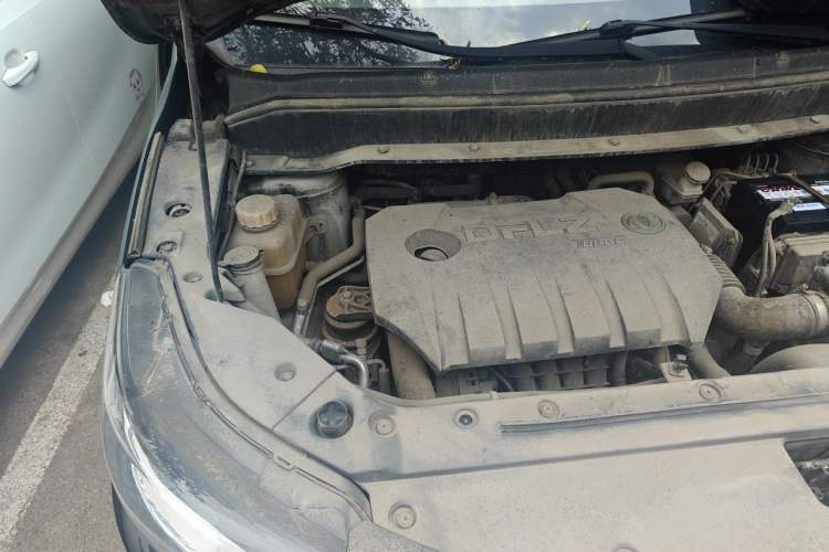 Used FORTHING Joyear X6 2017 Enjoy Series 1.5T CVT Luxury Model Engine Bay Right