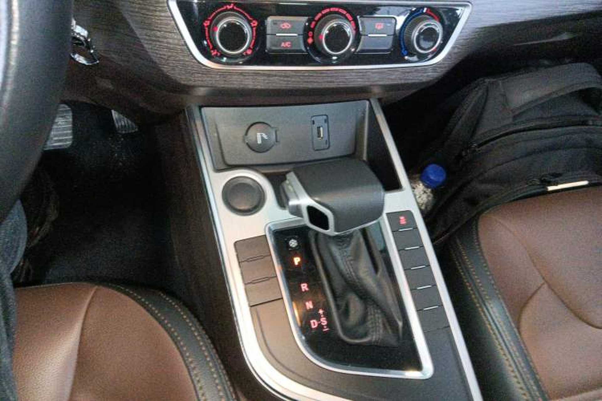 Used FORTHING Joyear X6 2017 Enjoy Series 1.5T CVT Luxury Model Gear Lever