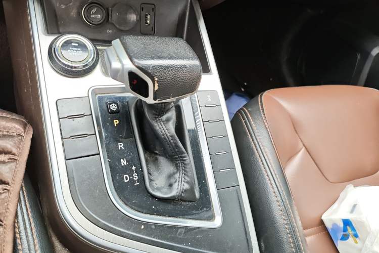 Used FORTHING Joyear X6 2017 Enjoy Series 1.5T CVT Luxury Model Gear Lever