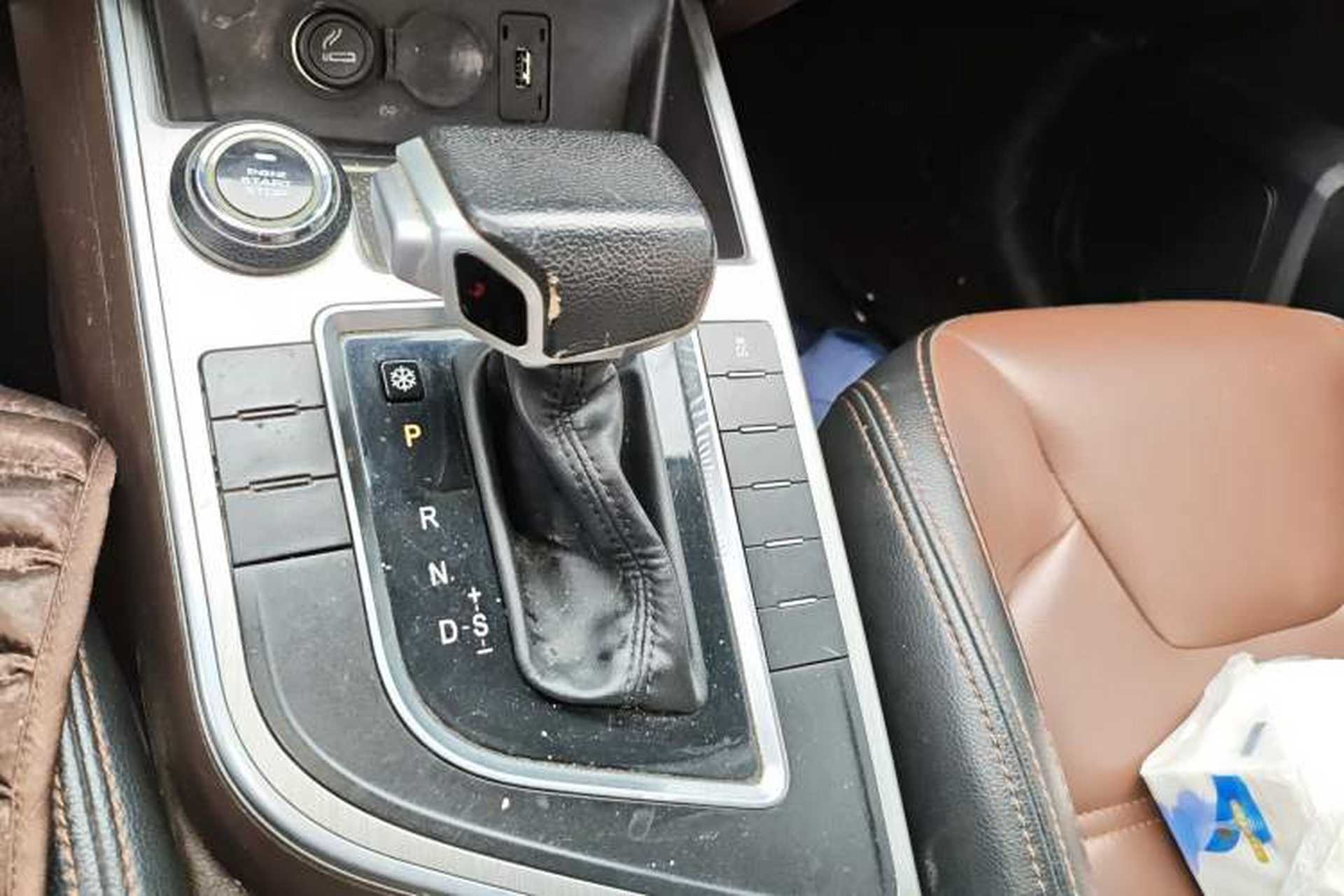 Used FORTHING Joyear X6 2017 Enjoy Series 1.5T CVT Luxury Model Gear Lever