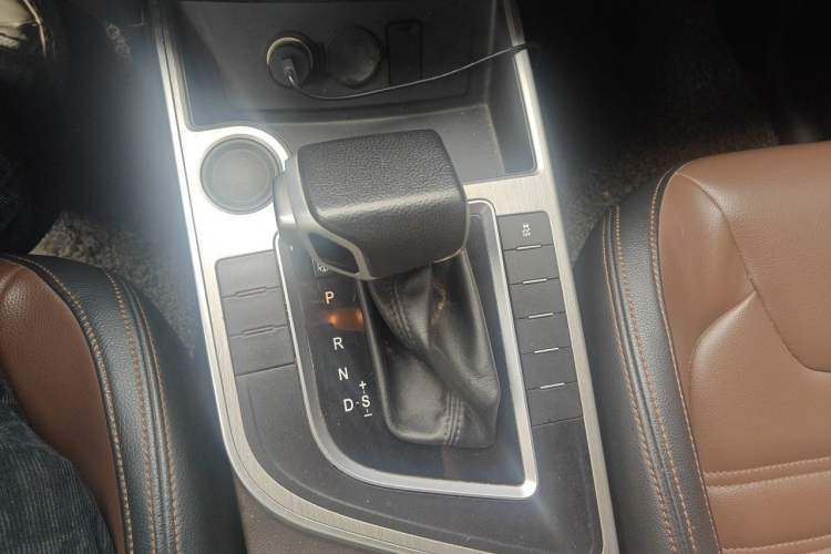 Used FORTHING Joyear X6 2017 Enjoy Series 1.5T CVT Luxury Model Gear Lever