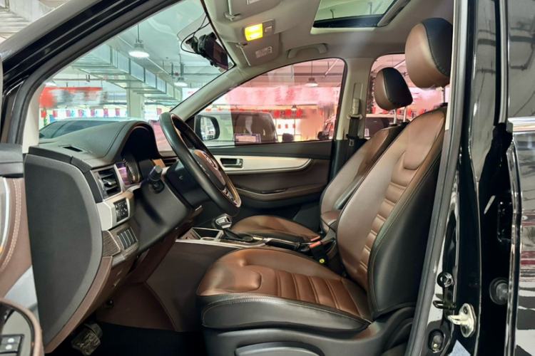 Used FORTHING Joyear X6 2017 Enjoy Series 1.5T CVT Luxury Model Interior 2