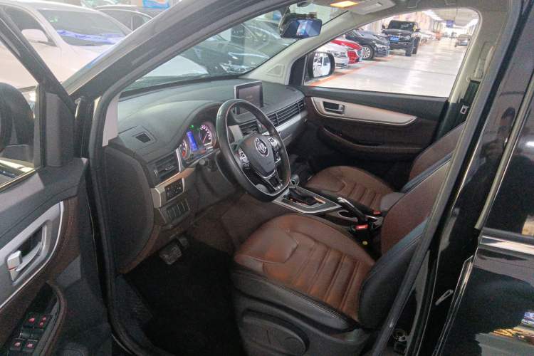 Used FORTHING Joyear X6 2017 Enjoy Series 1.5T CVT Luxury Model Left Front Seat