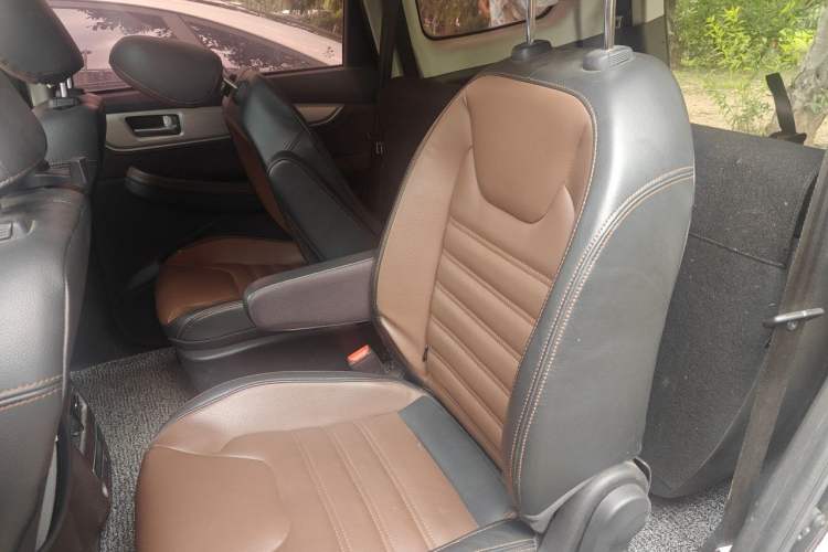 Used FORTHING Joyear X6 2017 Enjoy Series 1.5T CVT Luxury Model Left Rear Seat