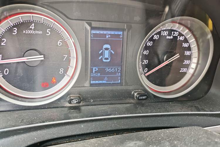 Used FORTHING Joyear X6 2017 Enjoy Series 1.5T CVT Luxury Model Odometer Close Up