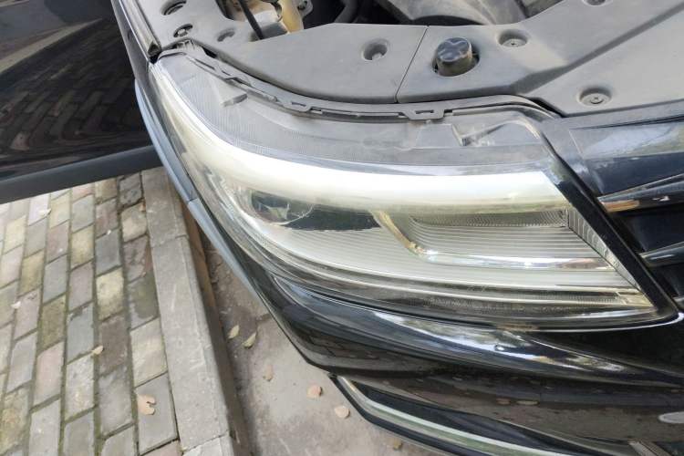 Used FORTHING Joyear X6 2017 Jingxiang Series 1.5T CVT Prestige Model Right Front Headlight