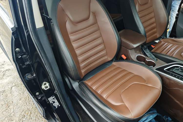 Used FORTHING Joyear X6 2017 Jingxiang Series 1.5T CVT Prestige Model Right Front Seat