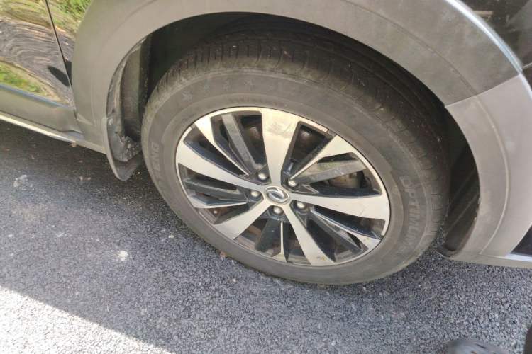 Used FORTHING Joyear X6 2017 Jingxiang Series 1.5T CVT Prestige Model Right Front Wheel Hub