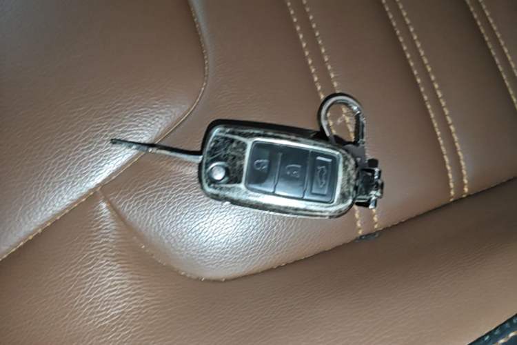 Used FORTHING Joyear X6 2017 Jingxiang Series 1.5T CVT Luxury Model Vehicle Key