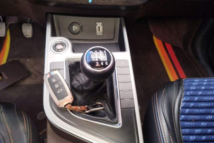 Used FORTHING Joyear X6 2017 Jingxiang Series 1.5T Manual Luxury Model Gear Lever
