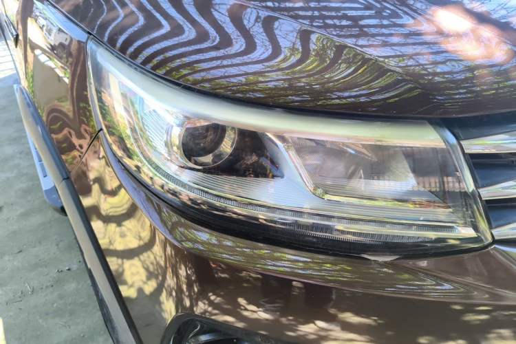 Used FORTHING Joyear X6 2017 Jingxiang Series 1.5T CVT Prestige Model Right Front Headlight