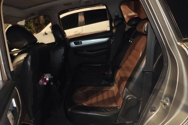Used FORTHING Joyear X6 2017 Jingxiang Series 1.5T Manual Luxury Model Interior 4