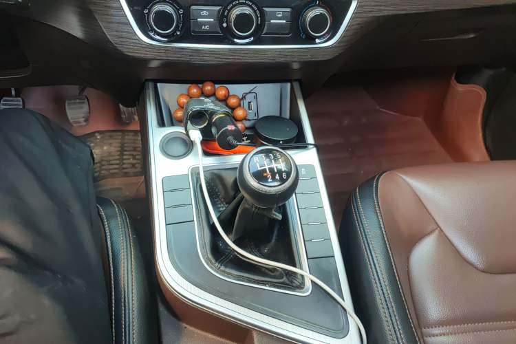 Used FORTHING Joyear X6 2017 Enjoy Series 1.5T Manual Luxury Model Gear Lever