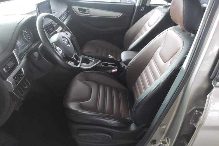 Used FORTHING Joyear X6 2017 Jingxiang Series 1.5T CVT Prestige Model Left Front Seat