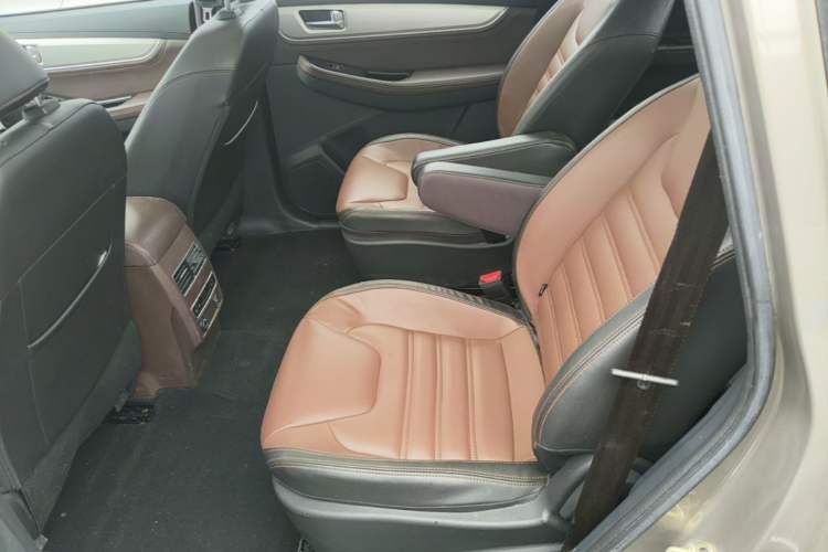 Used FORTHING Joyear X6 2017 Jingxiang Series 1.5T CVT Prestige Model Left Rear Seat