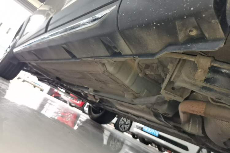 Used FORTHING Joyear X6 2017 Jingxiang Series 1.5T CVT Luxury Model Left Side Sill