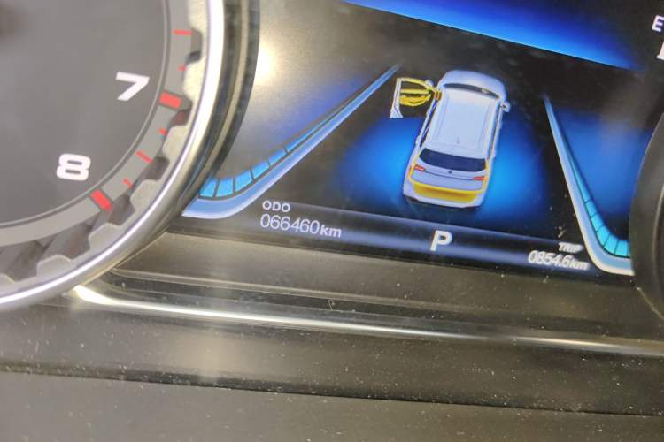 Used FORTHING Joyear X6 2017 Jingxiang Series 1.5T CVT Luxury Model Odometer Close Up