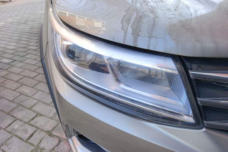 Used FORTHING Joyear X6 2017 Jingxiang Series 1.5T CVT Luxury Model Right Front Headlight