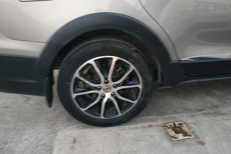 Used FORTHING Joyear X6 2017 Enjoy Series 1.5T Manual Luxury Model Right Rear Wheel Hub